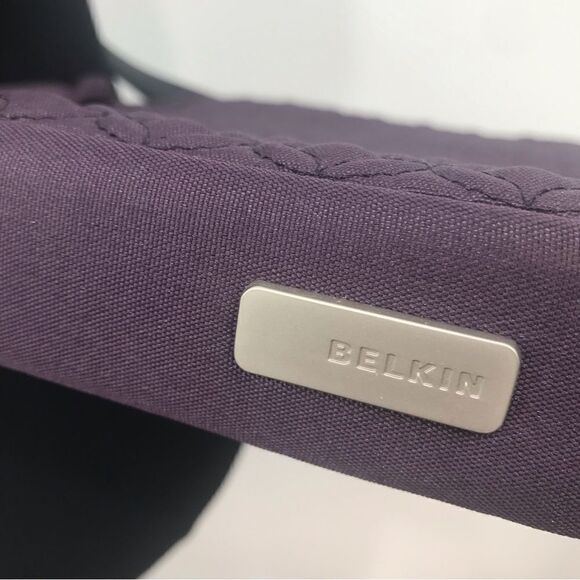 Belkin Quilted Purple Padded Zipper Sleeve Crossbody Device Bag - Picture 8 of 10